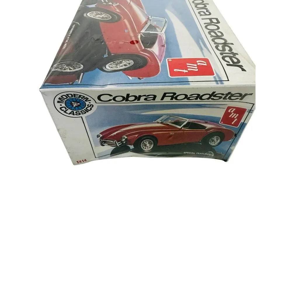 AMT Cobra Roadster Modern 1:25 Scale Classics Model Kit #T414 Factory Sealed NOS